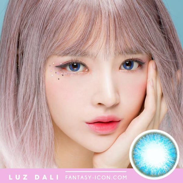 Luz Dali Extra Blue Contacts | Aqua Circle Lens Model